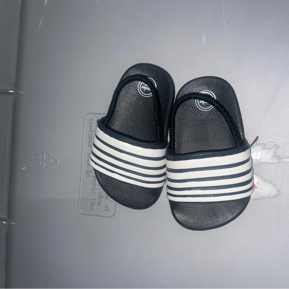 Baby slides - Picture 4 of 4